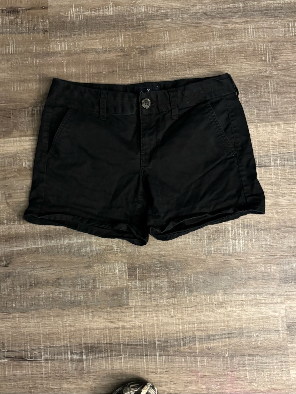 American Eagle Women’s Black Midi Stretch Shorts